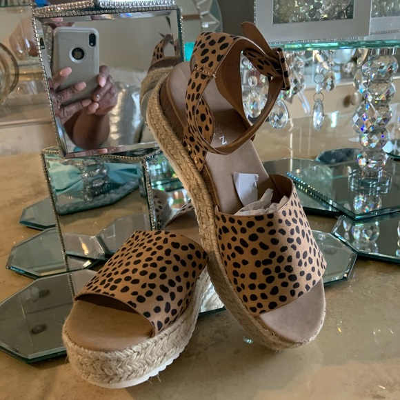 New Leopard stylish sandal - Picture 1 of 3